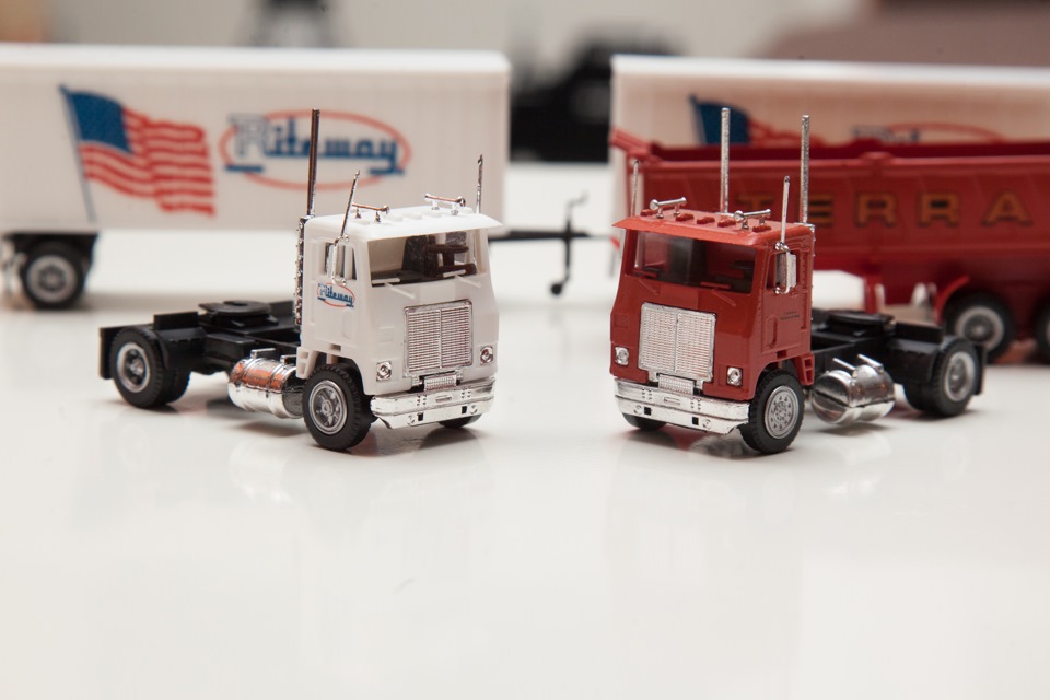 Mercedes benz l3500 1. Freightliner fla 1993. зил-164 бортовой 1:43. грузовики масштаб. модели италери 1 24 грузовики.