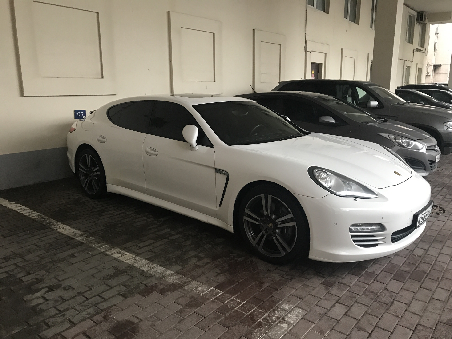 porsche panamera 4