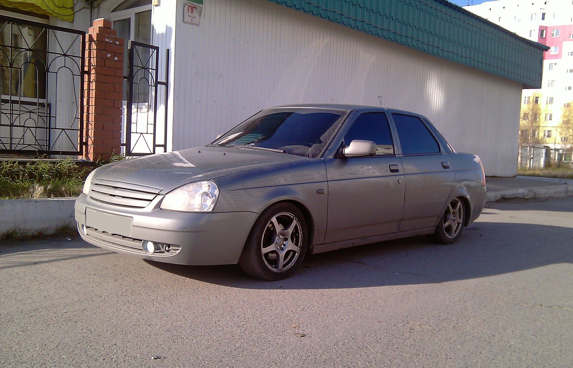 Низкая посадка!) — Lada Приора седан, 1,6 л, 2007 года | тюнинг | DRIVE2