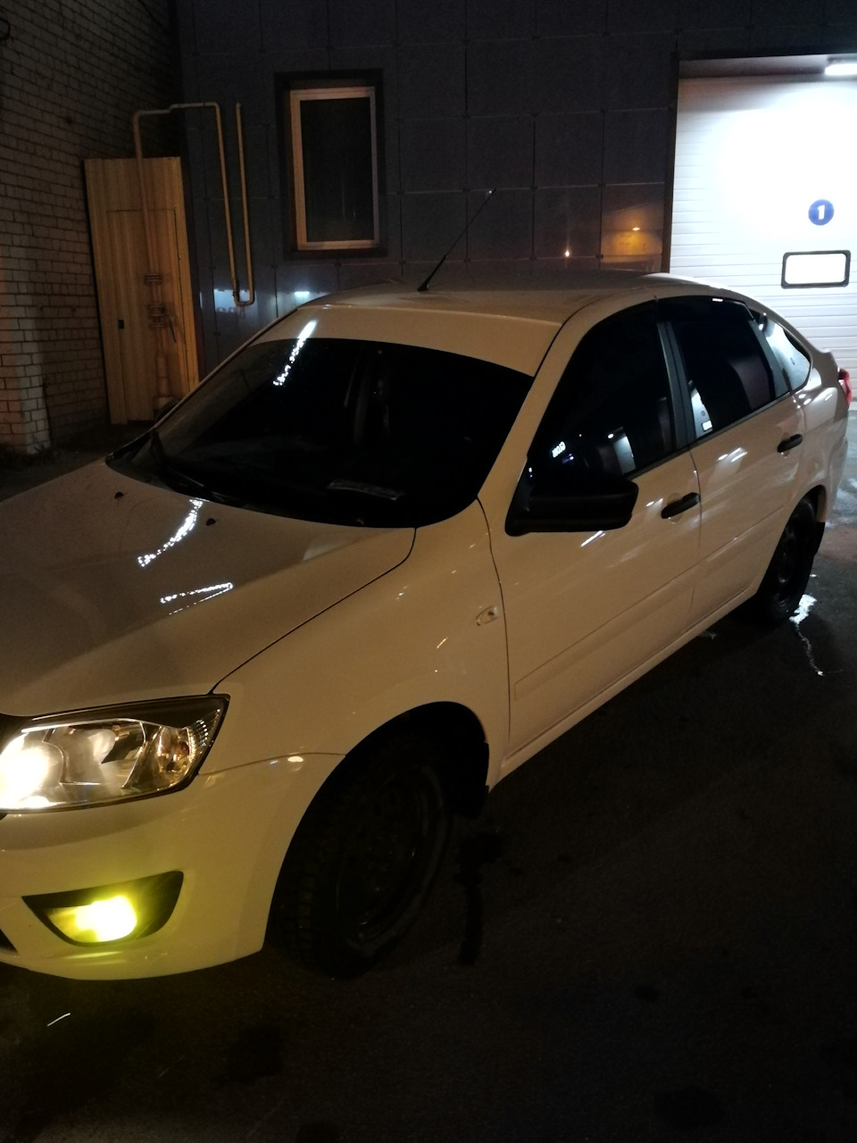 ПТФ и все до кучи — Lada Гранта лифтбек, 1,6 л, 2016 года | тюнинг | DRIVE2