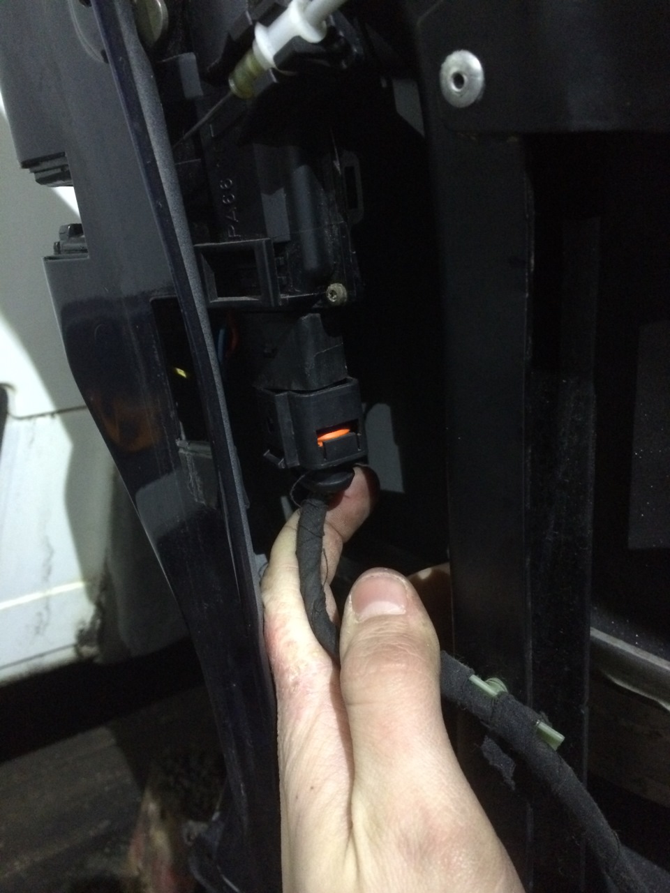 замок двери замерзает часть 2 — Audi A6 (C5), 1,8 л, 1998 года | своими ...