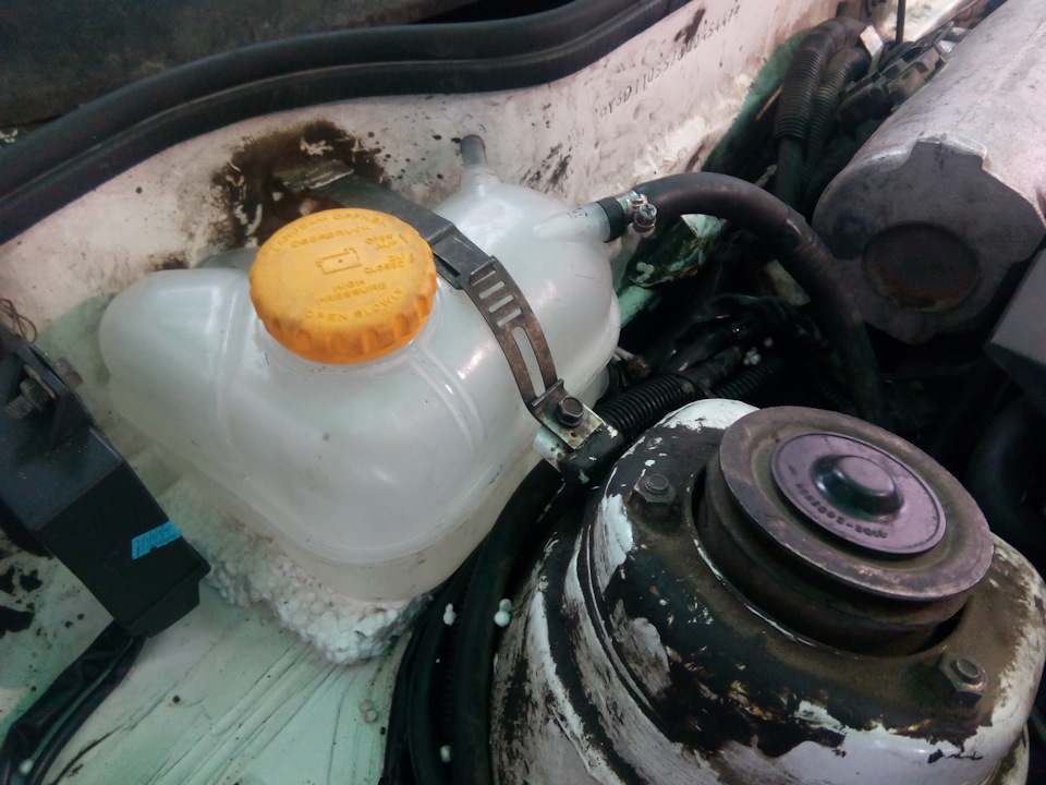 Расширительный бачок от Ланос — ЗАЗ 1105, 1,2 л, 2008 года | тюнинг ...