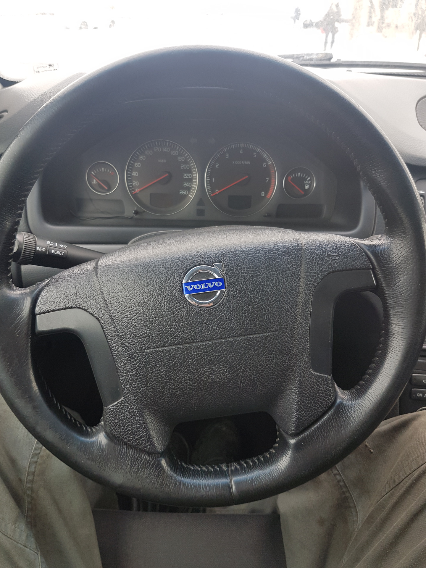 Как снять руль вольво хс70 Замена руля - Volvo S80 (1G), 2,4 л, 2005 года стайлинг DRIVE2