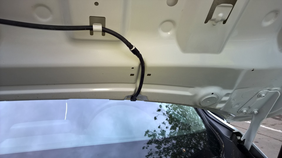 клипсы трубок омывателя лобового стекла — Renault Megane III, 1,6 л ...