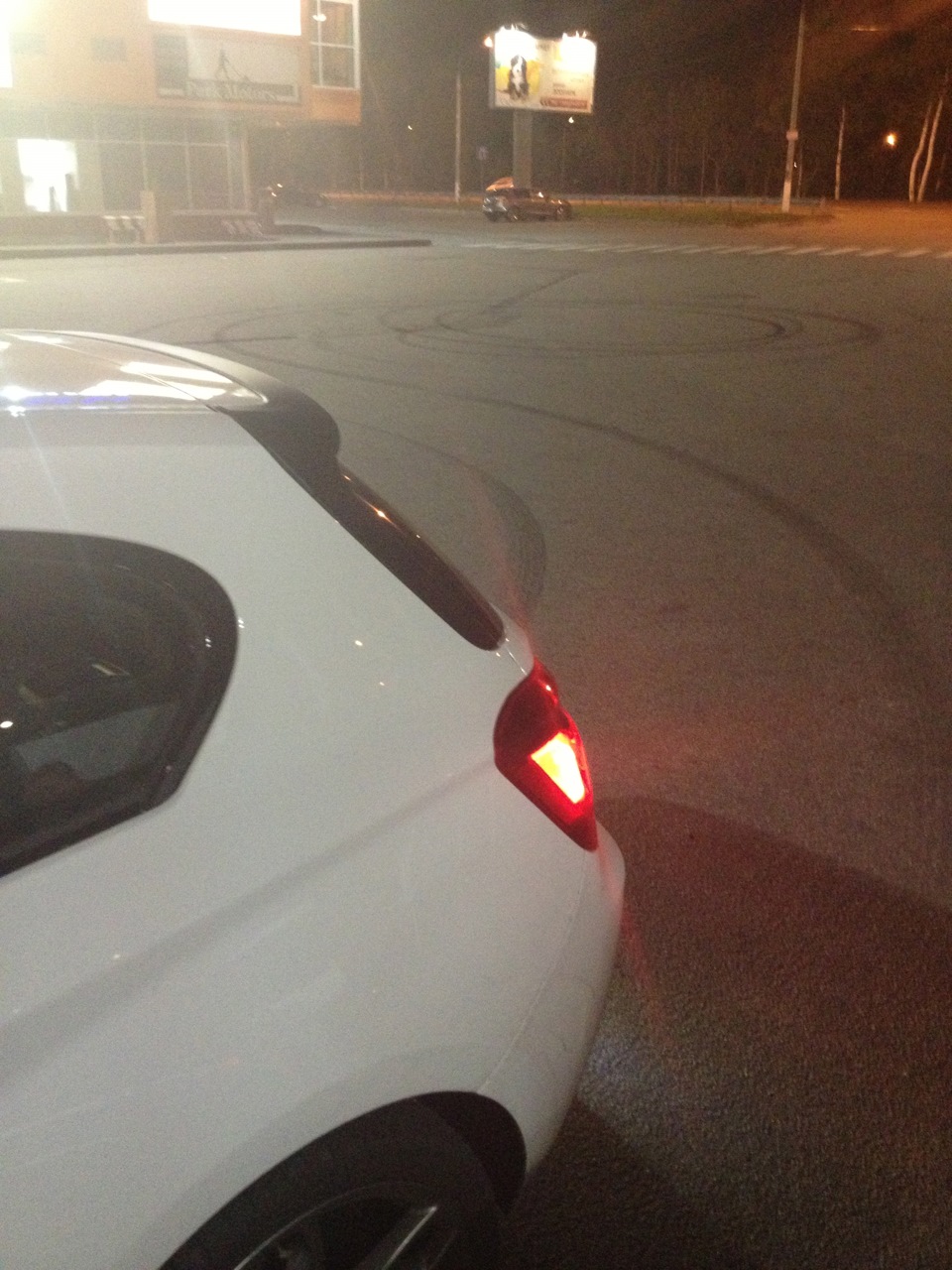 Прокат дисков и смена задних покрышек — BMW 1 series (F21), 3 л, 2012 ...