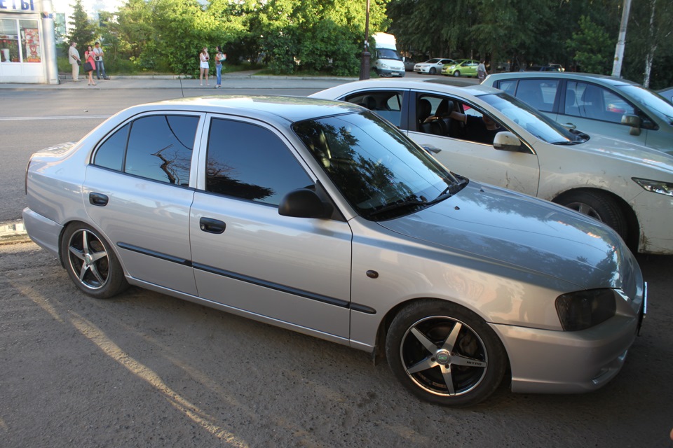 Акцент радиус колес. Hyundai Accent диски r15. Hyundai Accent 2 диски. Литые диски на Хендай акцент r14. Хендай акцент r14.