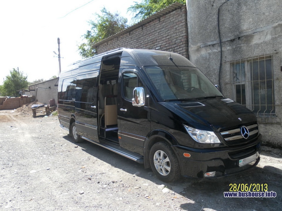 Mercedes Benz Sprinter w906 Black