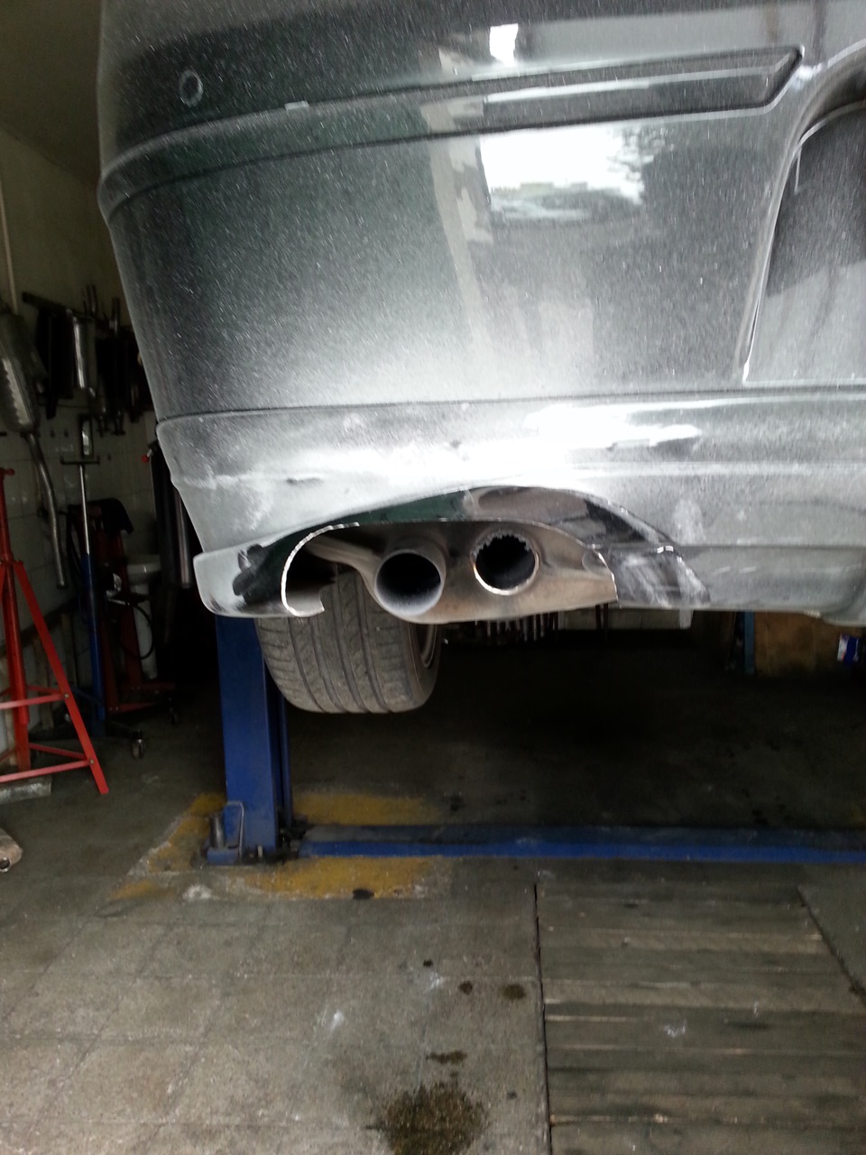 Установка двойного выхлопа — Volkswagen Passat B6, 1,8 л, 2008 года ...