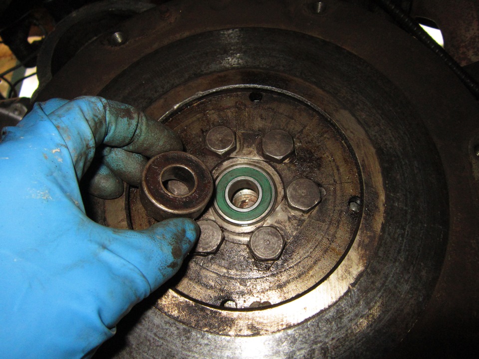 после замены коленвала. сальник коленвала nissan note 1. замена коленвала умз 421. сальник шкива ваз 2107. коленвал ваз 2114.