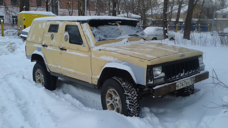 Jeep Cherokee Броневичек Ленина