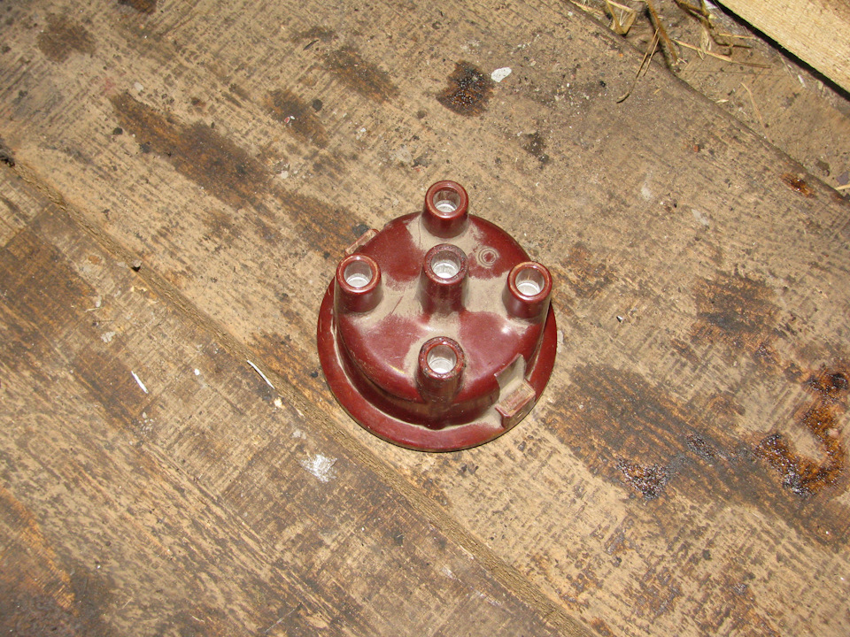 Крышка трамблера — ГАЗ 24, 2,5 л, 1979 года | аксессуары | DRIVE2