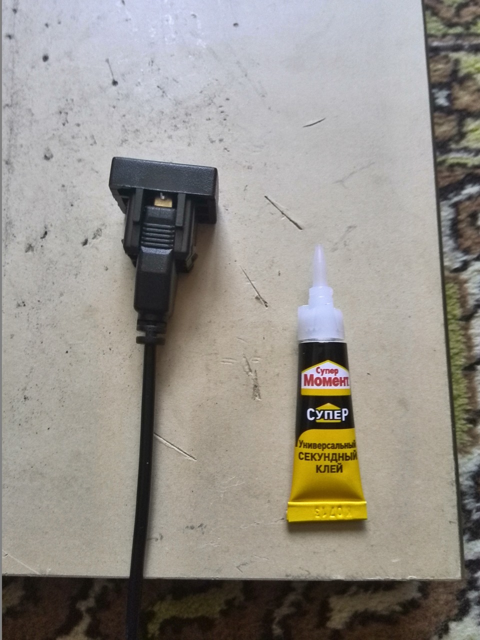 Вход usb в свободную заглушку кнопки. — Lada Гранта, 1,6 л, 2013 года ...