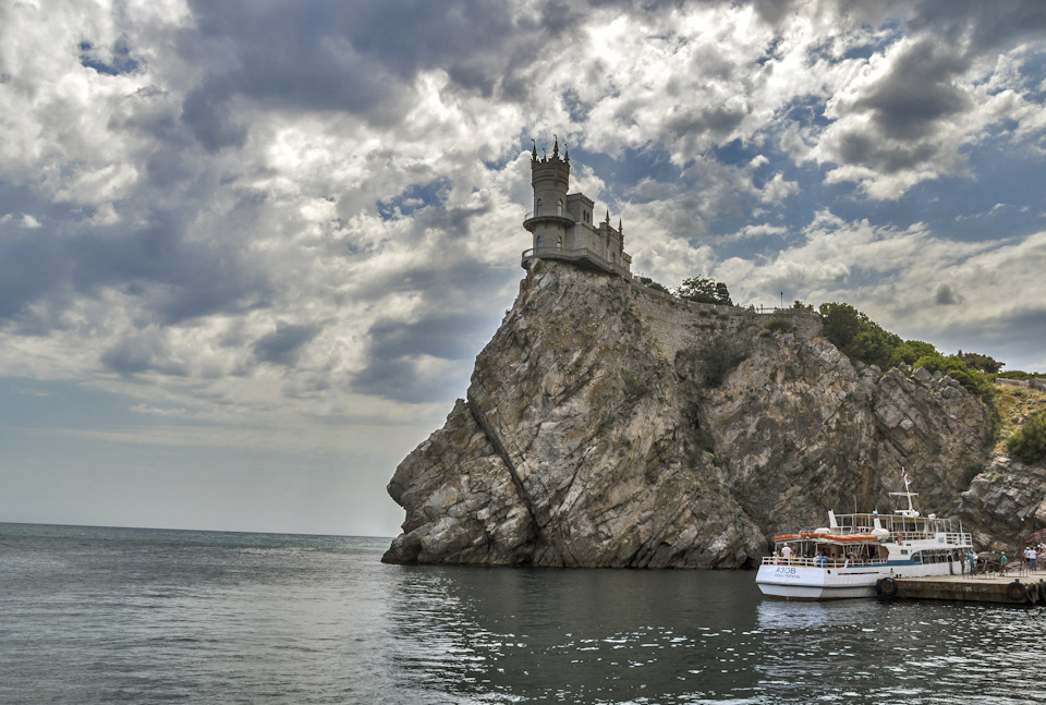 Ласточкино гнездо вид с моря