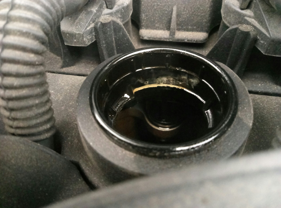 Под крышкой ДВ светлый налет DS4 — Citroen DS4, 1,6 л, 2013 года ...