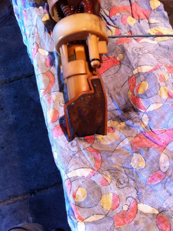 Замена сеточки в бензобаке — Chevrolet Lanos, 1,5 л, 2006 года | своими ...