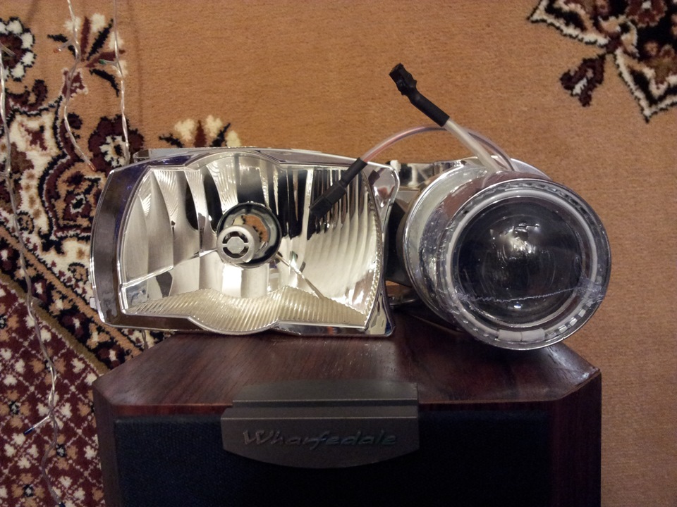 Мини лед линзы h4 aes. Линзы в ближний и дальний. Линзы в ближний и дальний. Ниссан альмера n16 фара линза. Модуль ближнего света ауди.