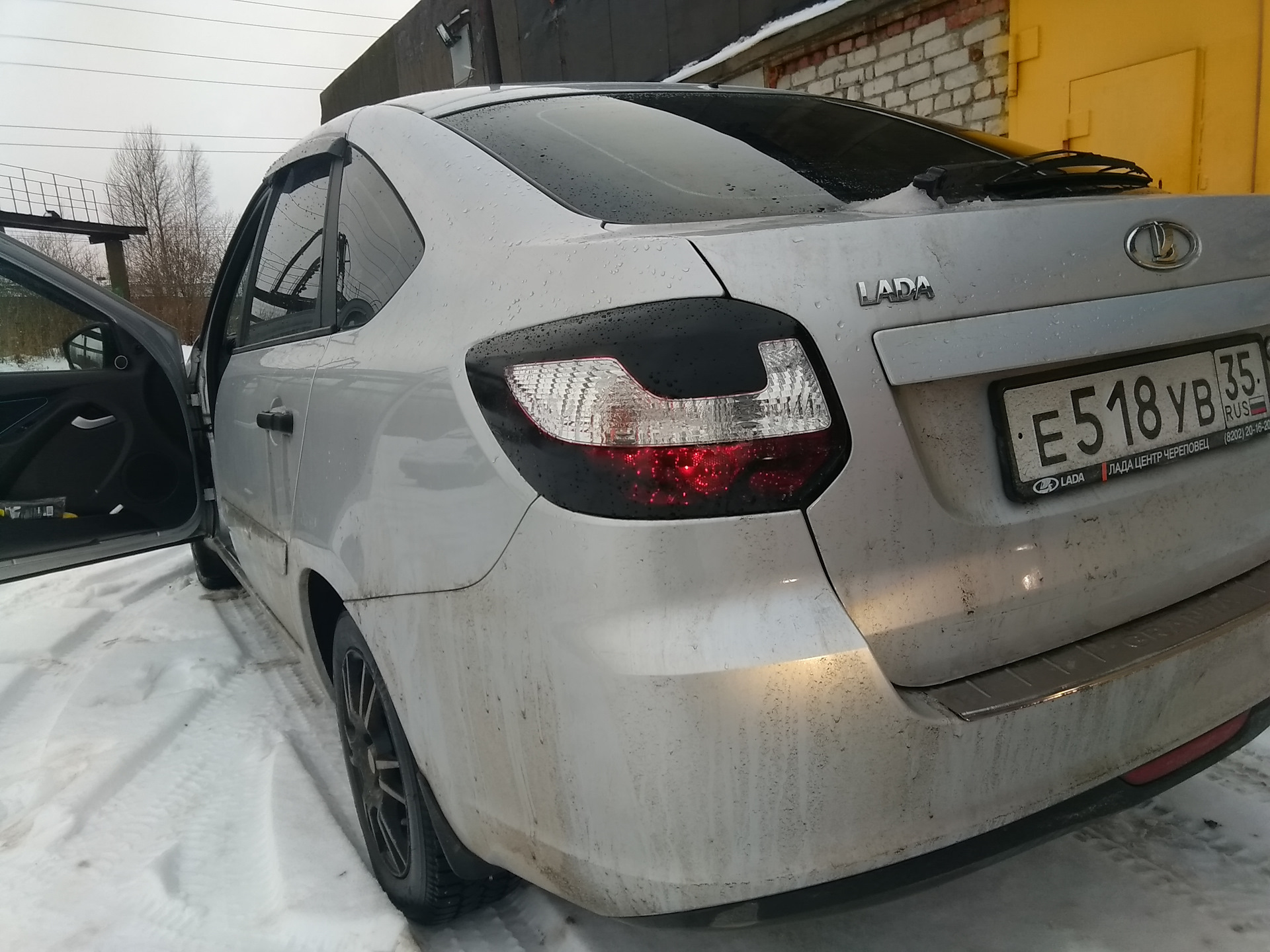 Тонировочка. Или самая сексуальная задница! — Lada Гранта лифтбек, 1,6 ...