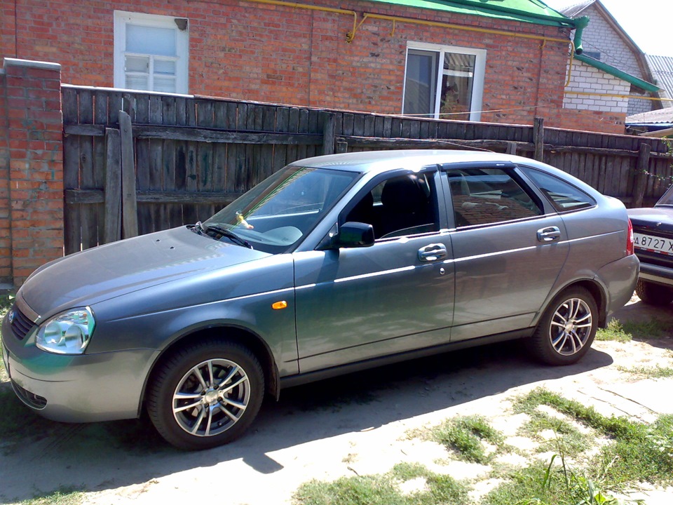 Ветровики — Lada Приора хэтчбек, 1,6 л, 2010 года | аксессуары | DRIVE2