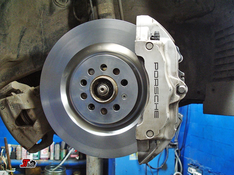 Под суппорт. 6 Поршневые суппорта Octavia a5. BREMBO z18 Tiguan. BREMBO z18 Audi a4 b8.