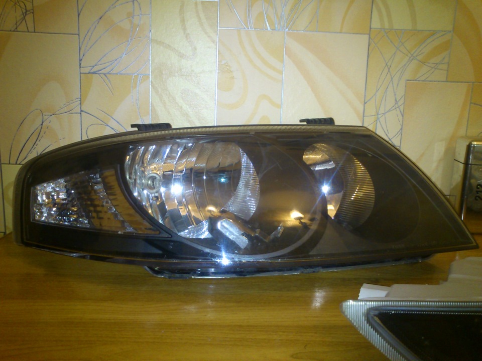 продам фару на альмера классик — DRIVE2