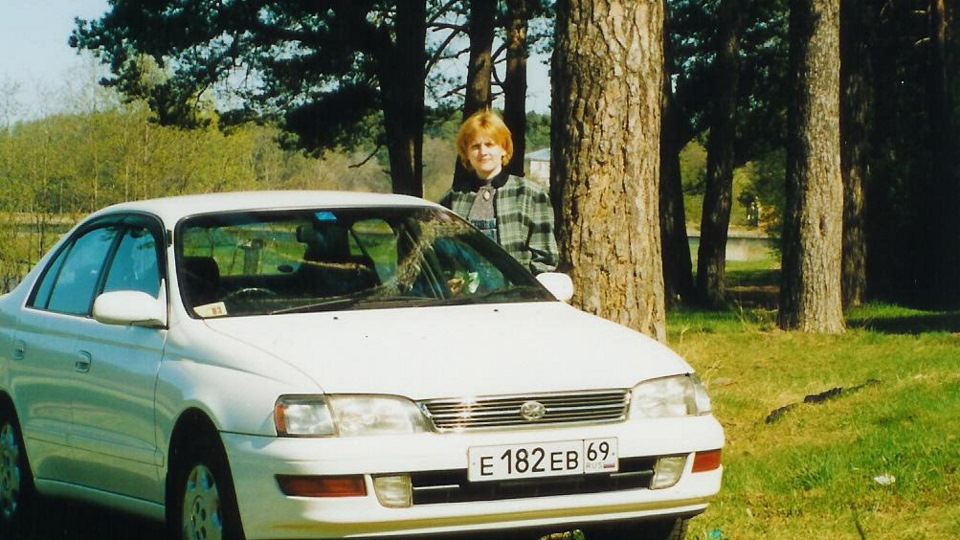 Характеристики автомобиля Toyota Corona 1993 года