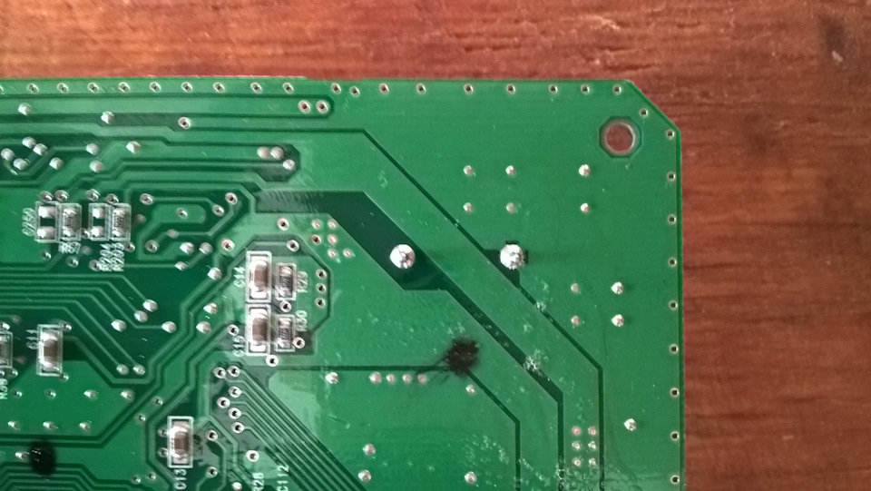 Два контакта динамика — KIA Ceed (1G)