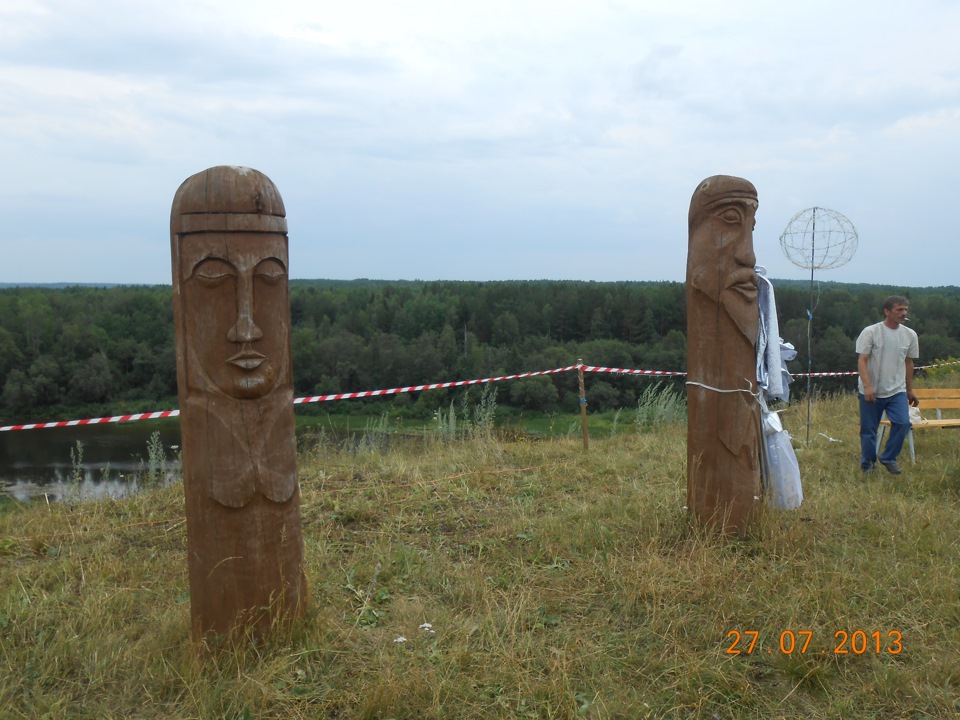 Село молебка пермский. Путешествие в аномальную зону Молебка. Аномальная зона в Кунгуре. Молебка праздник Пермский край. Село в Пермском крае ставшее местом паломничества уфологов.