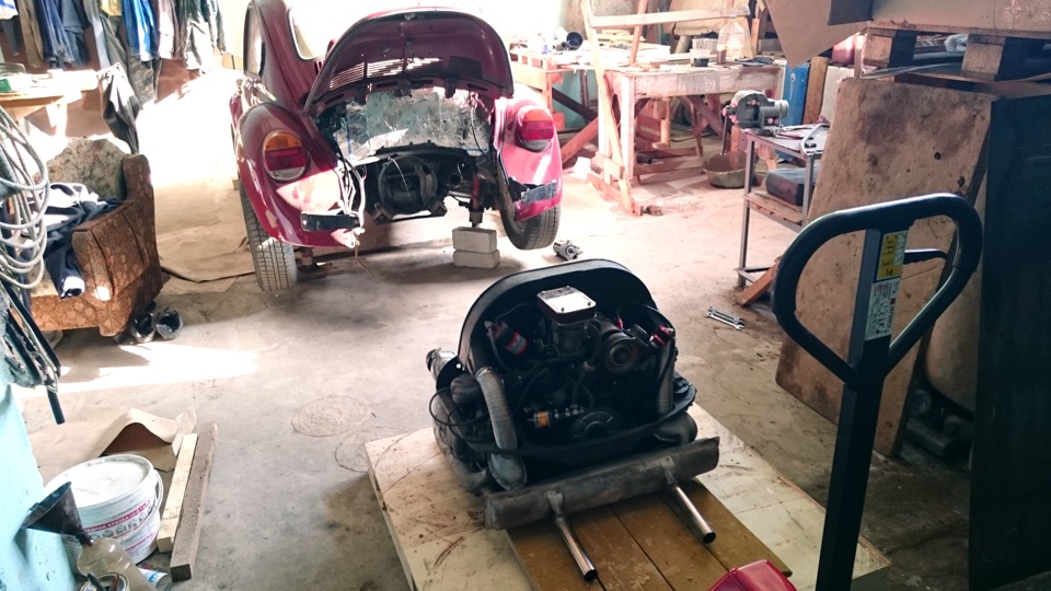 Регулировка осевого люфта коленвала. — Volkswagen Beetle, 1,8 л, 1973 ...