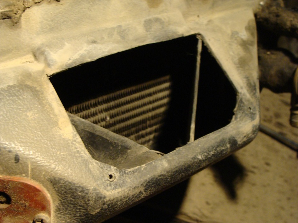 Вот такое проходное отверстие, я поражаюсь чем она там дула у меня зимой… — Москвич Князь Владимир