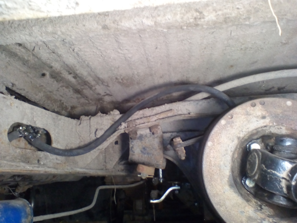 Вывод сапунов под капот. — УАЗ 3741, 3,2 л., 2000 года | своими руками ...