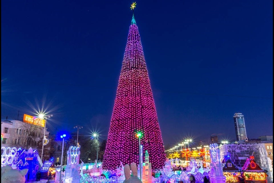 Городская елка екатеринбург фото