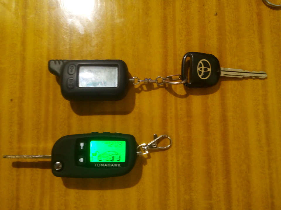 Брелок томагавк икс 5. Tomahawk x5. Брелок томагавк икс 5. Пульт от сигнализации томагавк. Брелок томагавк икс 5.