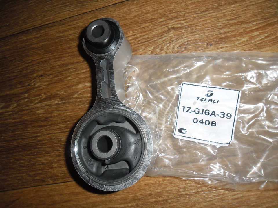 Нижняя-задняя опора двигателя — Mazda 6 (1G) GG, 2 л, 2005 года ...