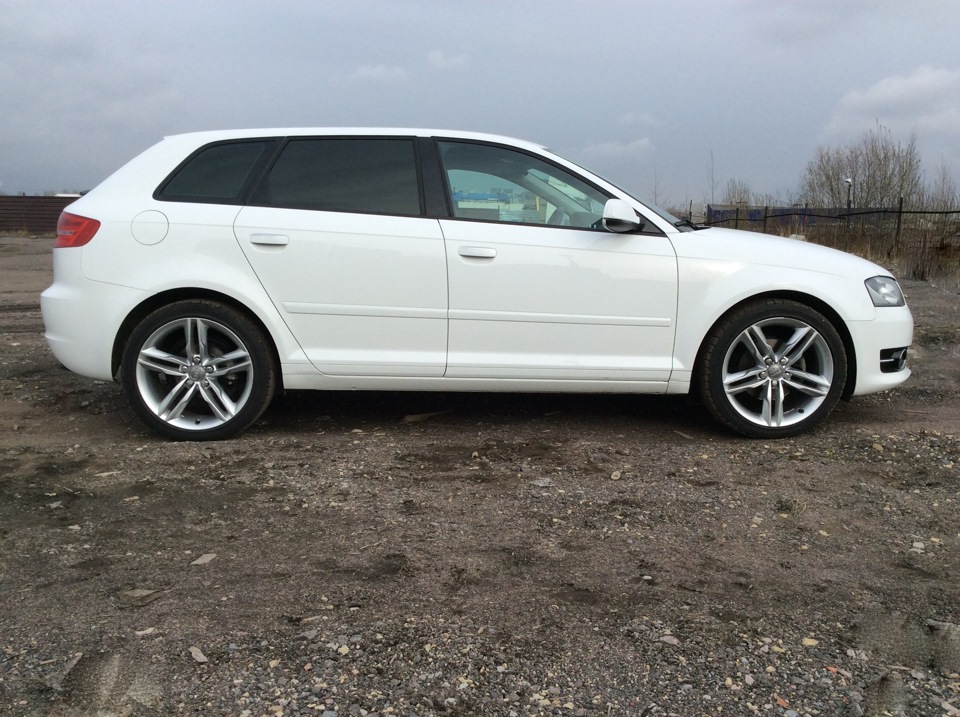 Лето r18. Audi a3 диски r18. 235/45 R18 Audi a3. Ауди а3 r17. Audi a3 Sportback диски 18.