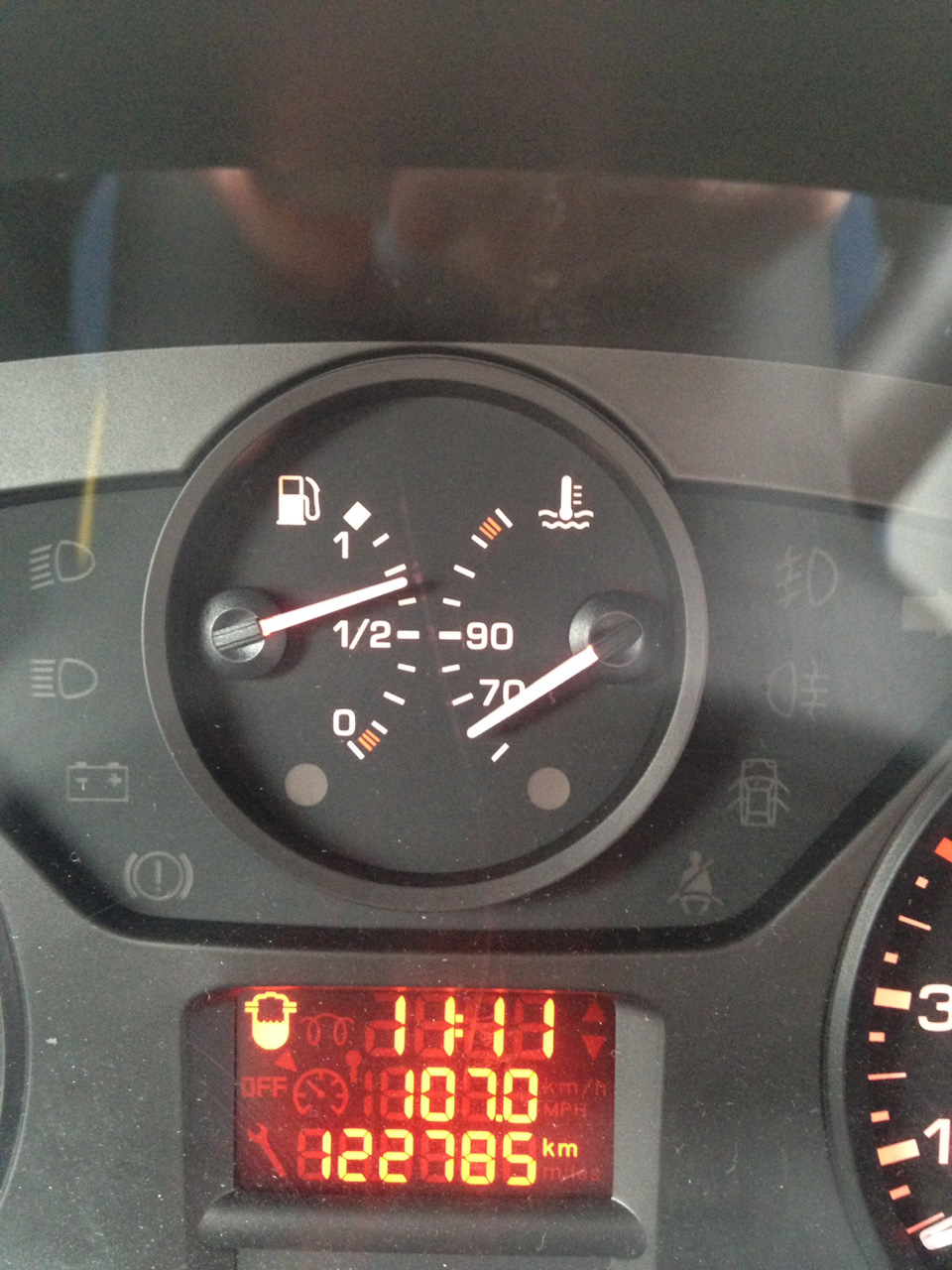 У кого было? То горит, то гаснет сигнал фильтра топлива — Citroen ...