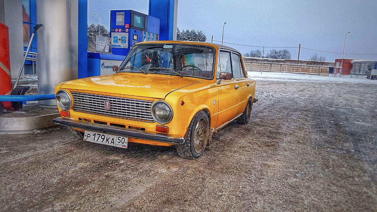 Lada 21011 1.6 бензиновый 1978 | KUKURUZA+2 машины внутри на DRIVE2