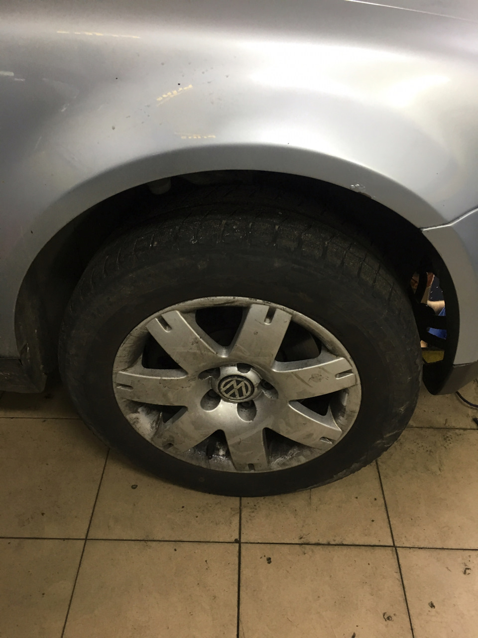 Замена передних пружин — Volkswagen Passat B5, 2,5 л, 2003 года ...