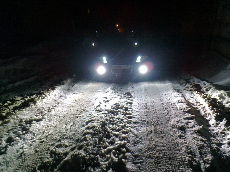 Светодиоды + ксенон в противотуманки ставил сам с другом! — Audi A4 (B7 ...