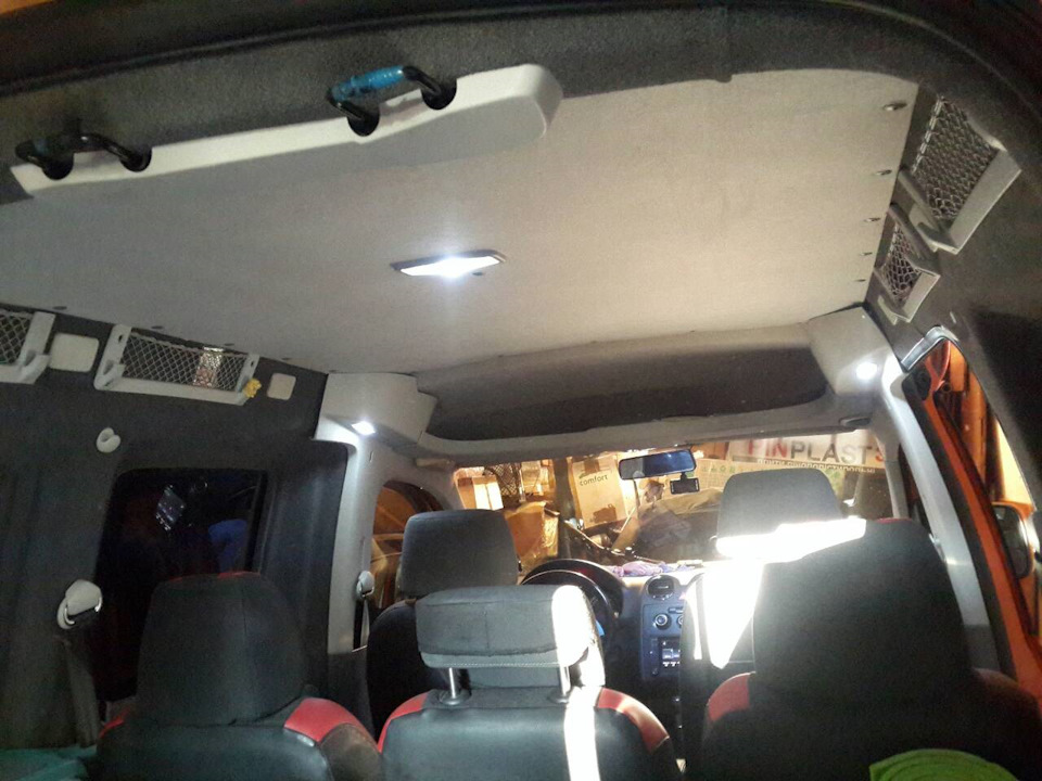 Photo from the logbook Volkswagen Caddy (3G)