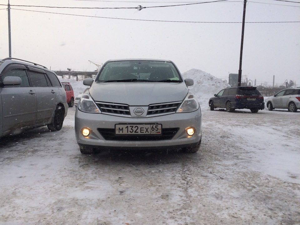 Туманочки) — Nissan Tiida (1G), 1,5 л, 2009 года | электроника | DRIVE2