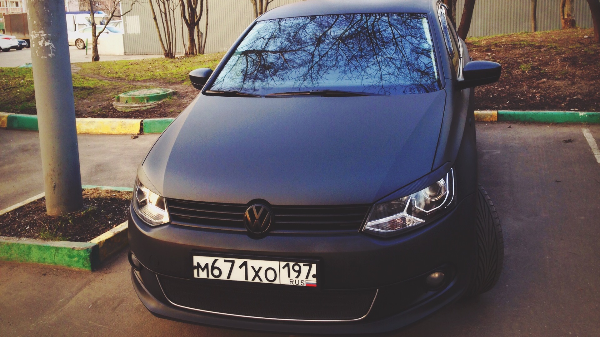 Volkswagen Polo sedan Black Tuning