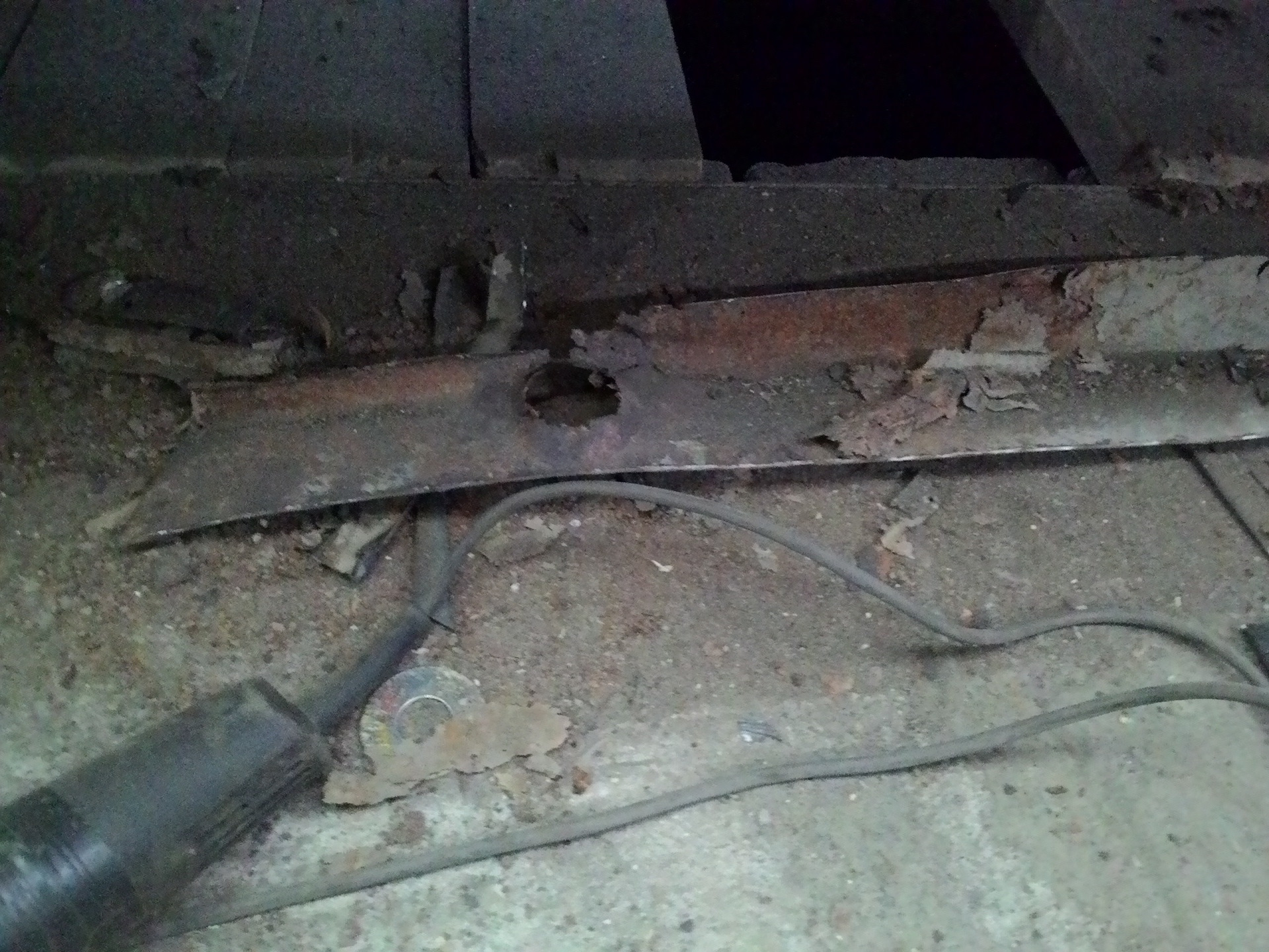 Замена порогов W210, ремонт днища ч.2 — Mercedes-Benz E-class (W210), 2 ...