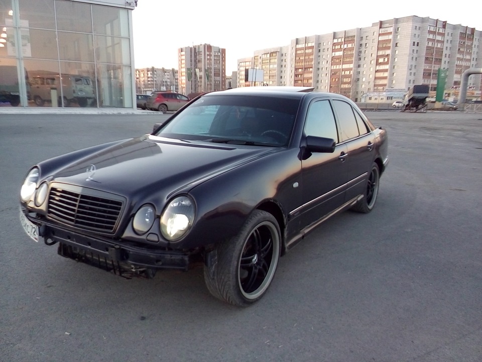 Story from the real owner of Mercedes-Benz E-class (W210) - wheels. 