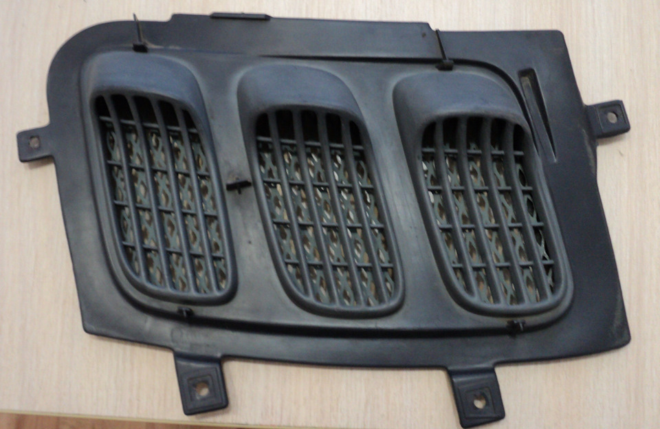 Вот так это выглядит с лицевой стороны — Renault Twingo I