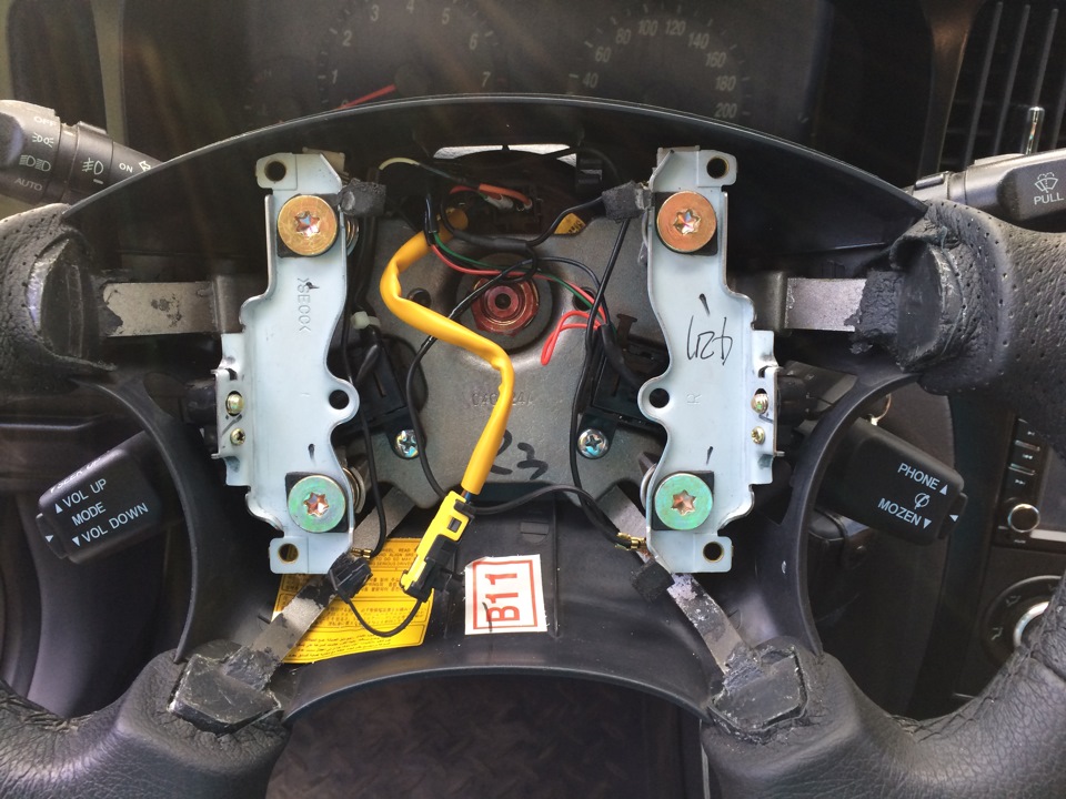 разъем 2-х проводной "cargen" ax331. блок управления подогревом руля. улитка руля хендай солярис 2014. распиновка кнопок руля тойота хайлюкс 2014. колодка руля.