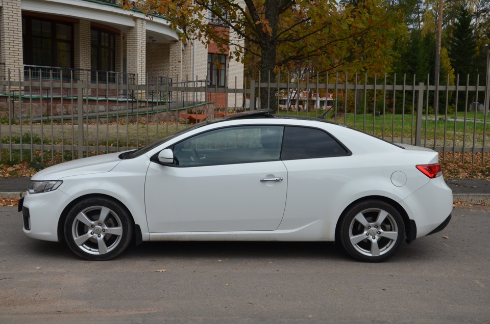 Kia Cerato Koup белая