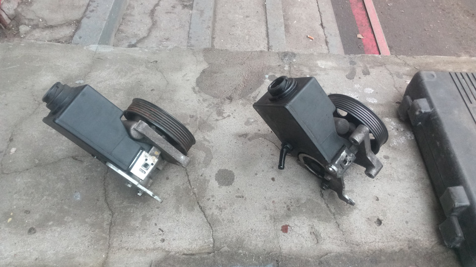 Слева Kyron 2.3 справа Kyron 2.0 — SsangYong Kyron