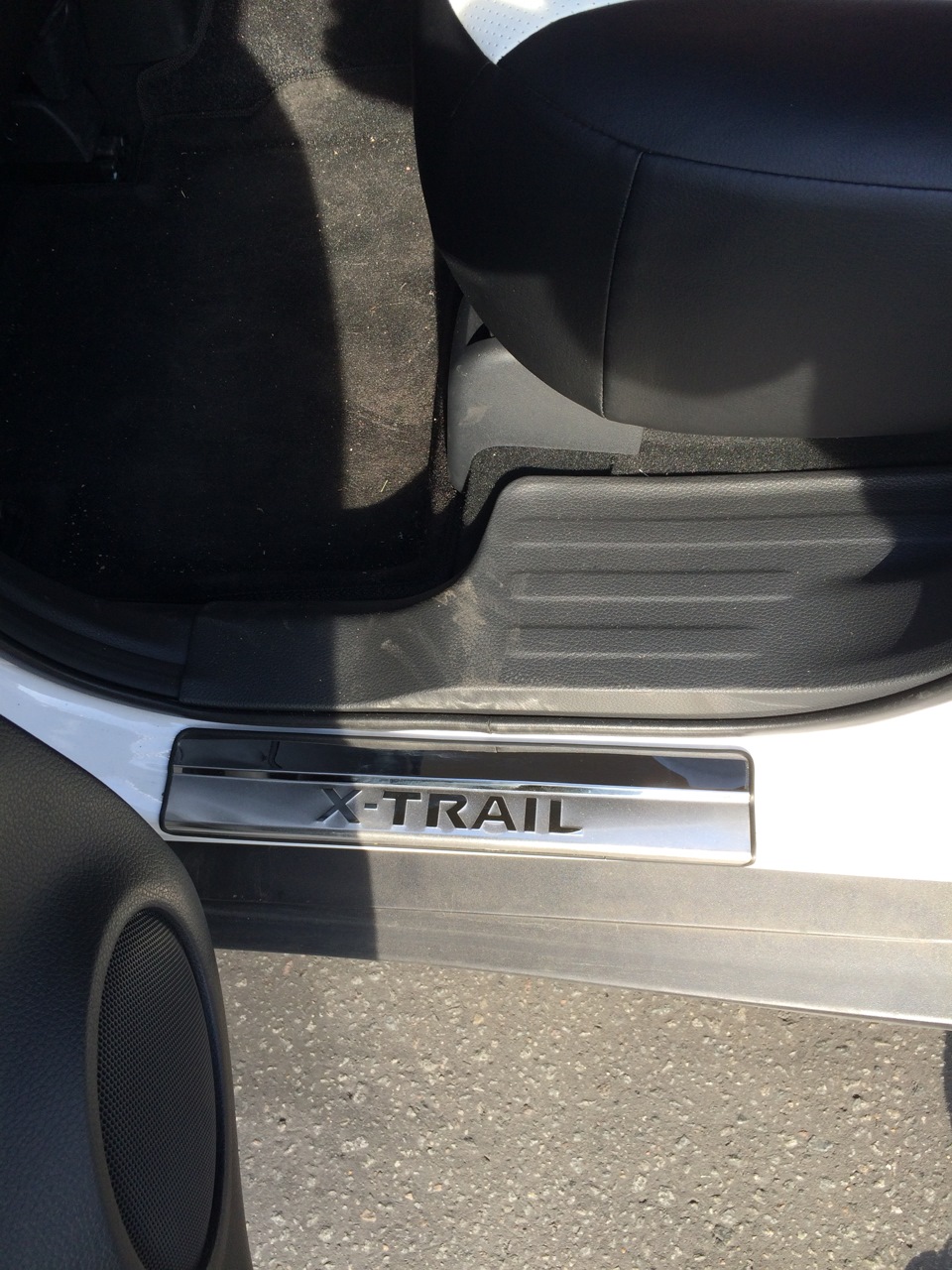 Накладки на пороги — Nissan X-Trail III (t32), 2 л, 2015 года ...