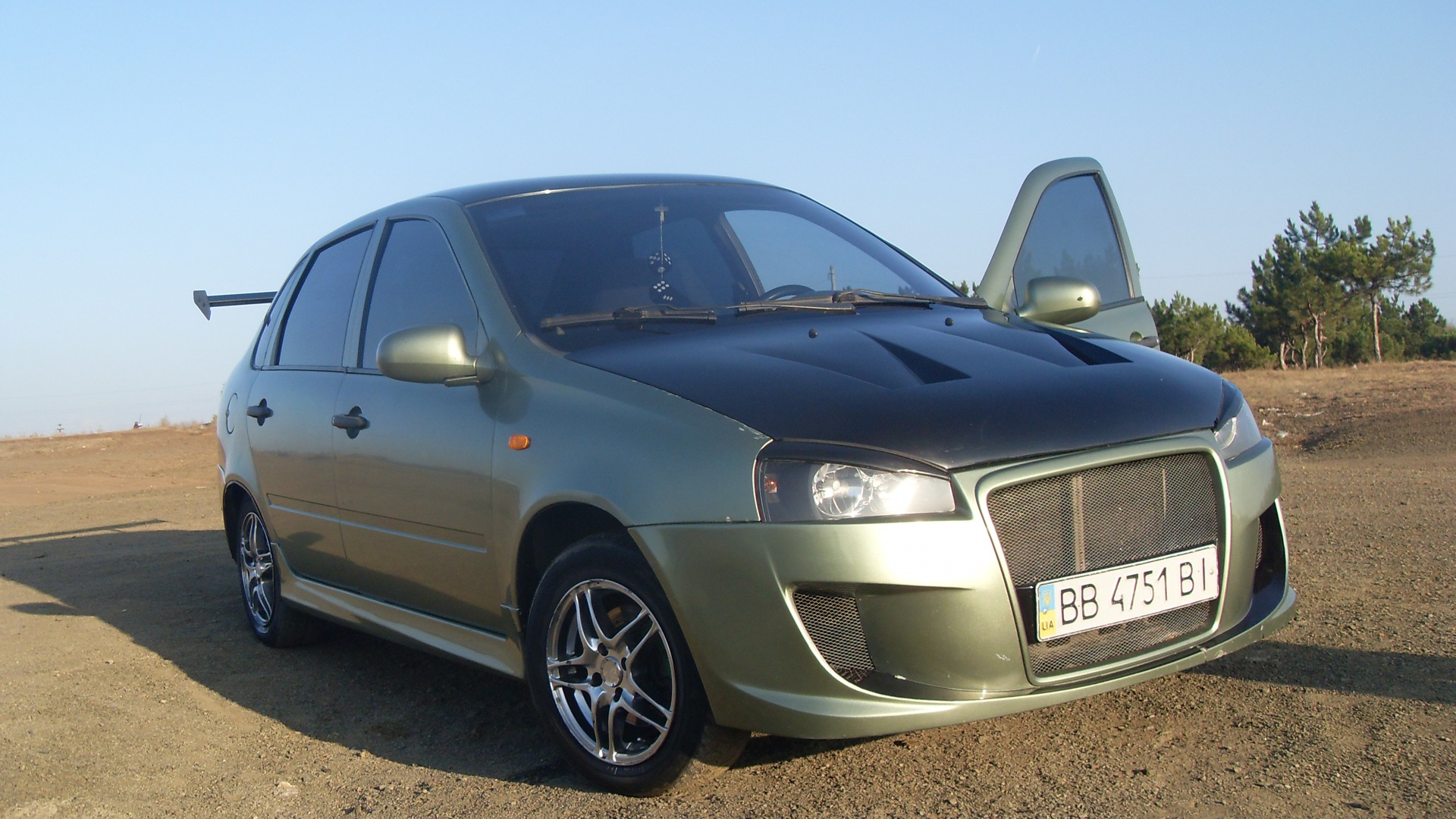 Калина 1 хэтчбек спорт. Тюнинг на ладу калину. Тюнинг на ладу калину. Обвес калина 1 хэтчбек. Калина супер седан.