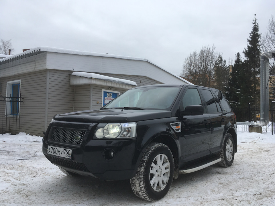 Land rover freelander 3.2. Фрилендер 2 черный. Freelander 3. Пластик в черный Freelander 2. Land Rover Freelander 2007 красный рамка номер.